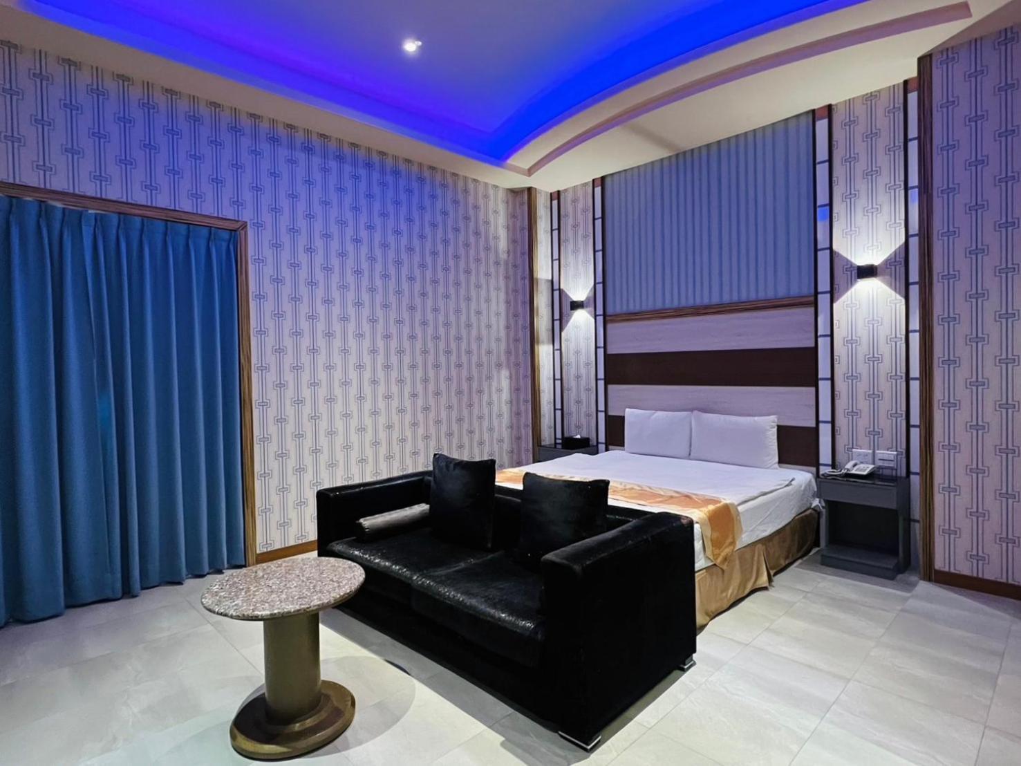 Wei Feng Exquisite Motel Pintung Branch Pingtung Exteriör bild