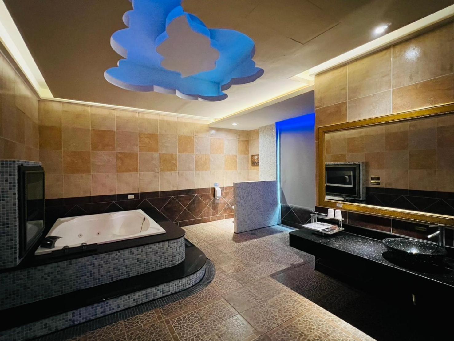 Wei Feng Exquisite Motel Pintung Branch Pingtung Exteriör bild